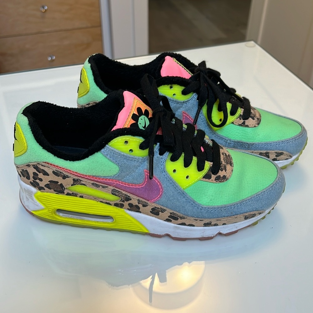 Nike Women's Mint Green Neon Pink Leopard Accent Sneakers